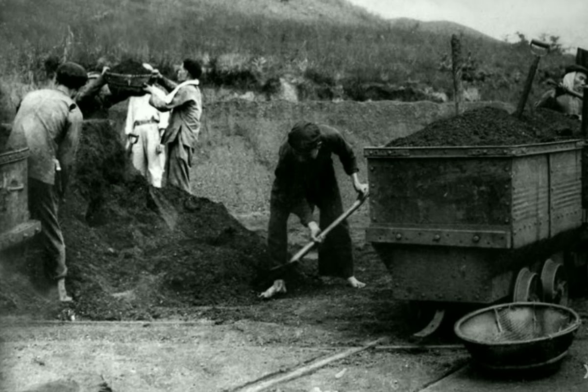 chương trình khai quật nằm trong địa chuyến loại nhì của đế quốc Pháp ở VN đem điểm gì mới